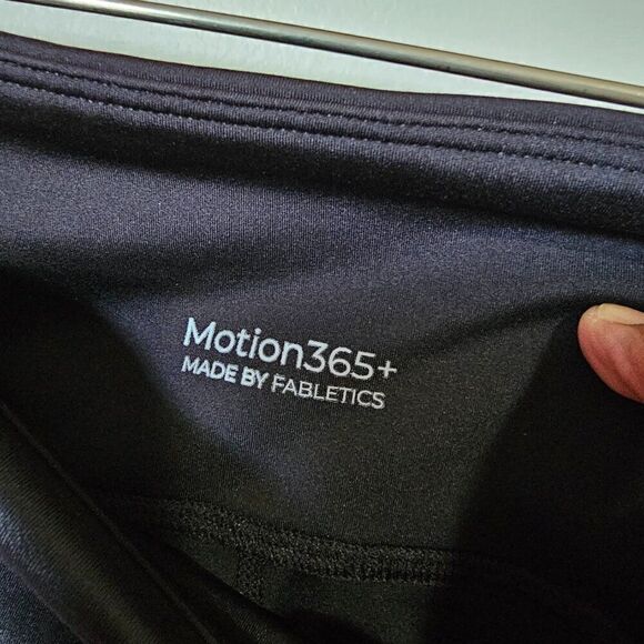 EUC LIKE NEW FABLETICS MOTION 365+ BY FABLETICS BLACK SOFT LEGGINGS SIZE MEDIUM - Picture 12 of 15